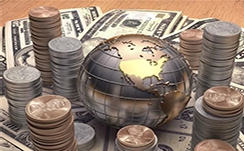 中国平安2024年“客户嘉年华”最后，2000名客户与费翔、许昕共度“平安朋友之夜”